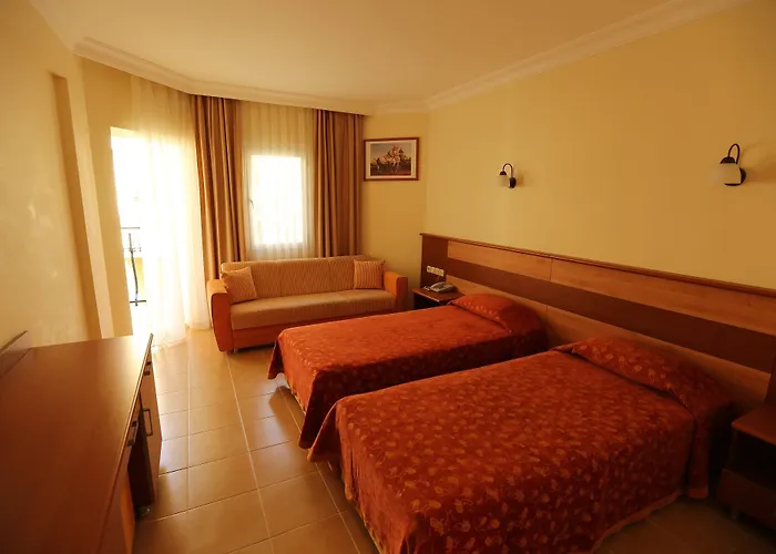 Mavruka Hotell 4*